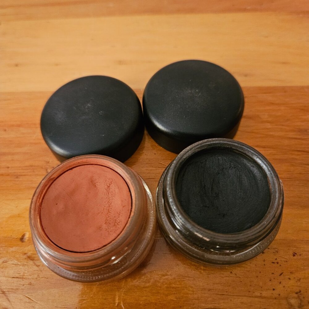 MAC Paintpots - Picture 3 of 3